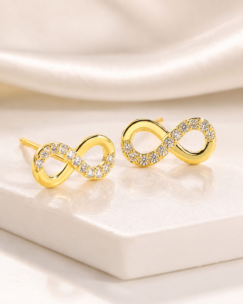 Infinity Lumière Stud Earrings