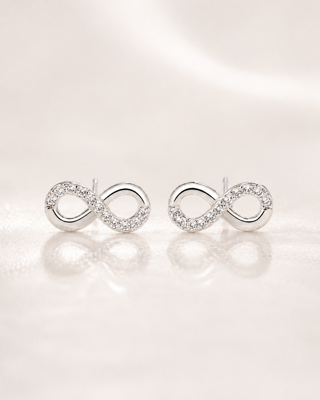Infinity Lumière Stud Earrings