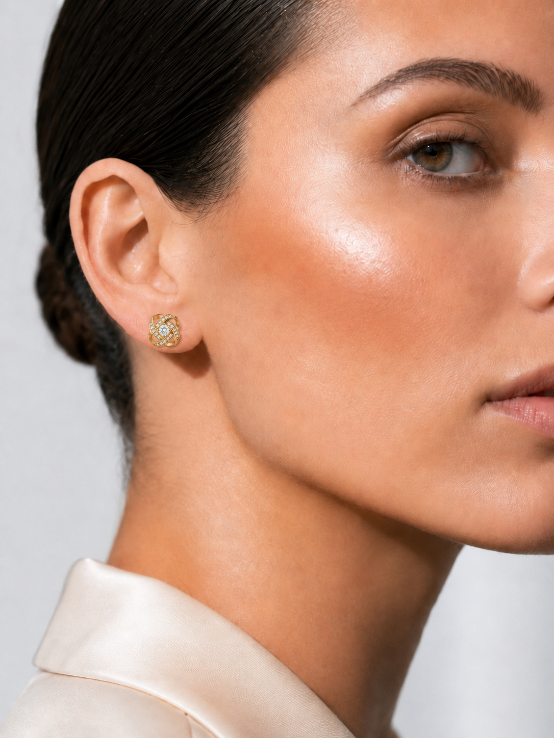 Knot of Light Zirconia Earrings