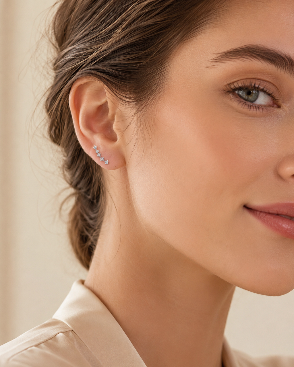 Éclat Smile Stud Earrings