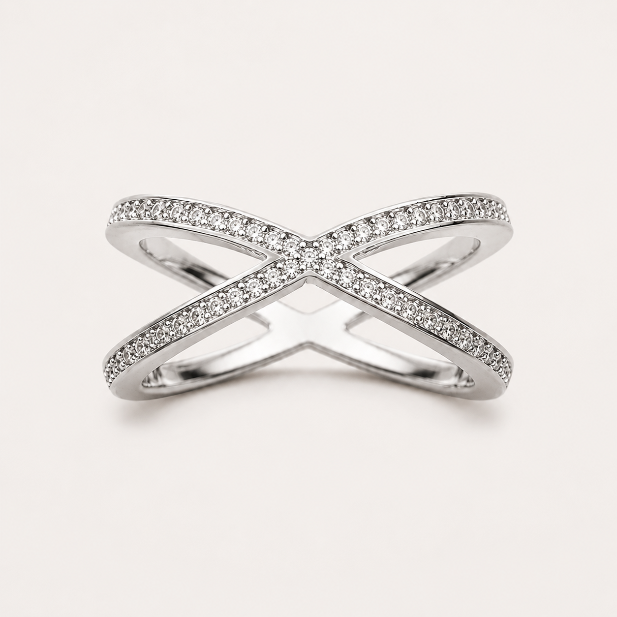 Élan Cross Pavé Ring in 925 Sterling Silve