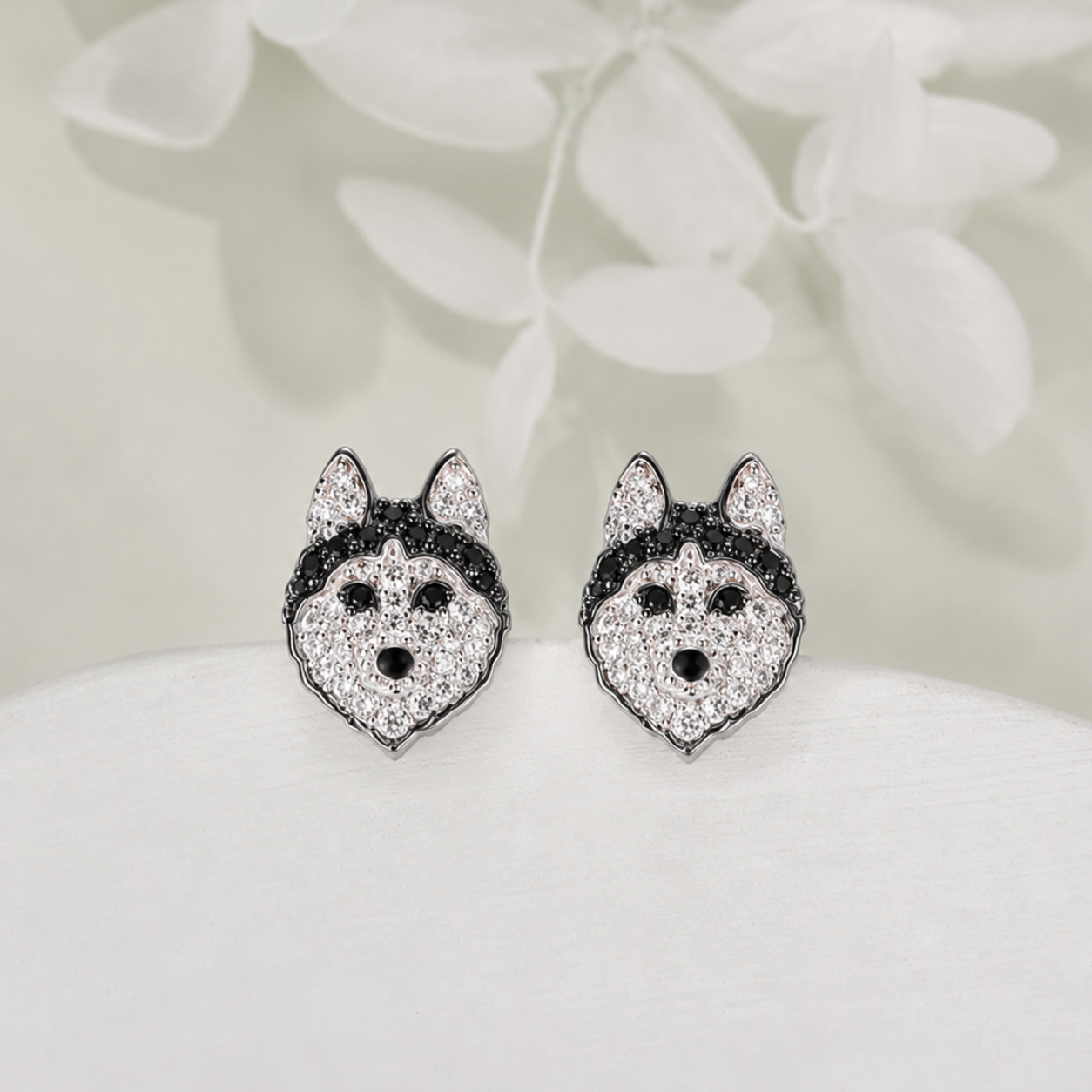 Pet Lumière Stud Earrings