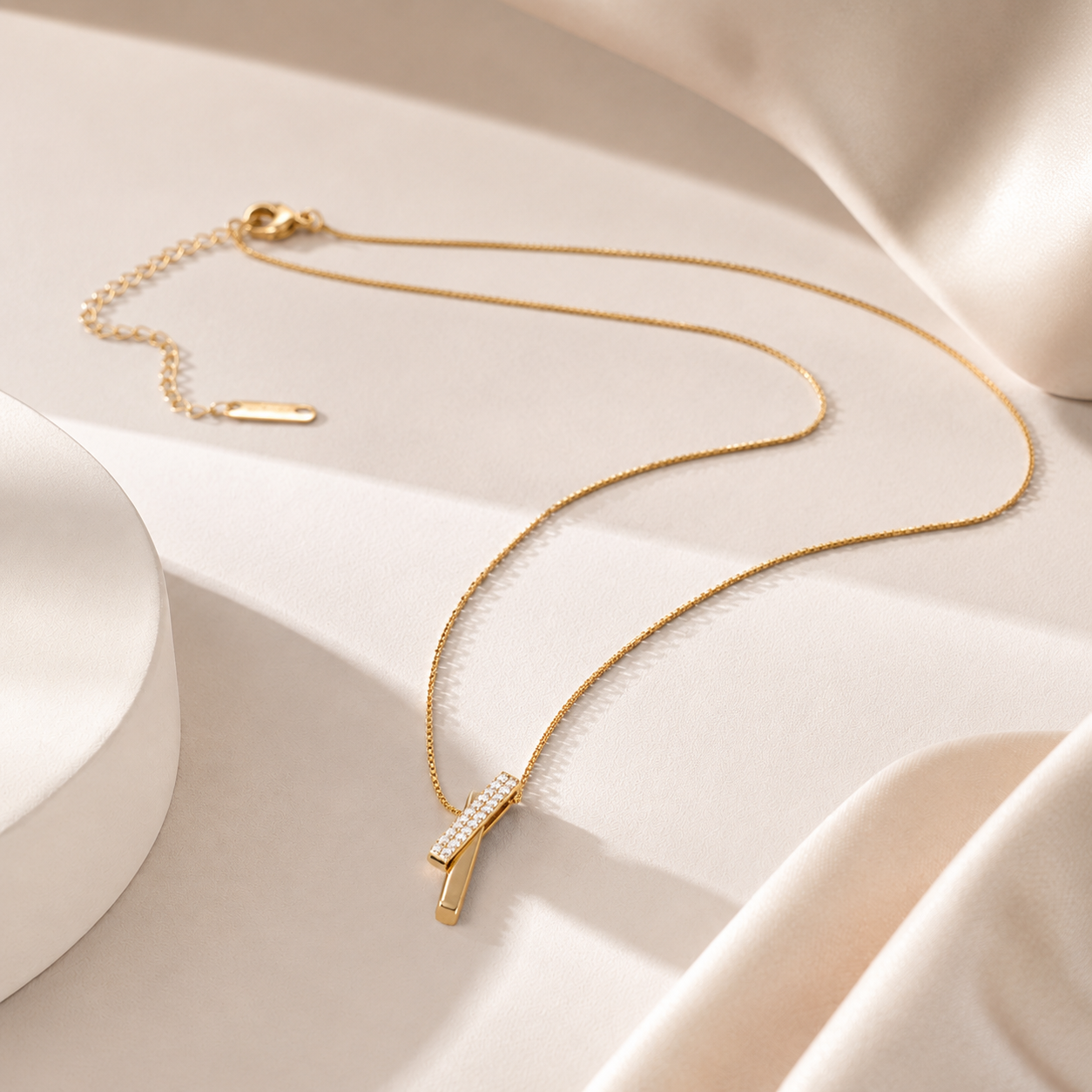 Gold Interlocking Geometric Necklace