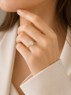 Huitan Trendige Damen Eheringe Luxus Zweifarbiger Kristall AA Zirkonia Verlobungs-Jubiläumsparty Eleganter Damenschmuck