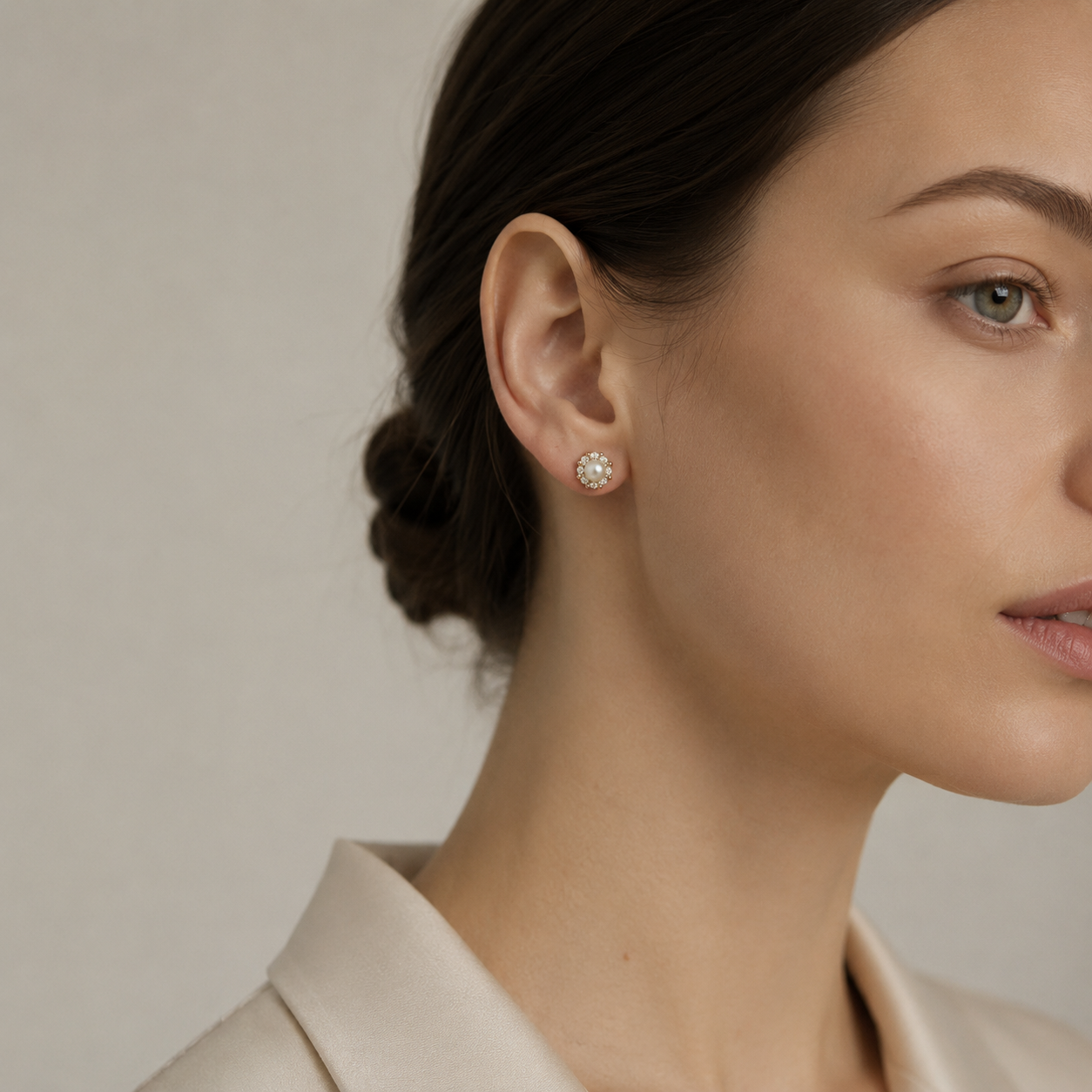Pearl Fleur Stud Earrings