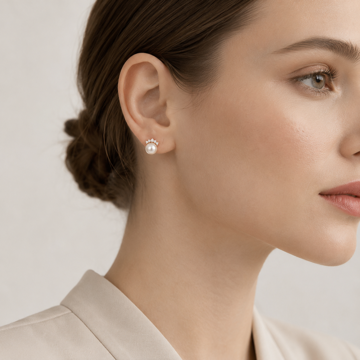 Crown Pearl Stud Earrings