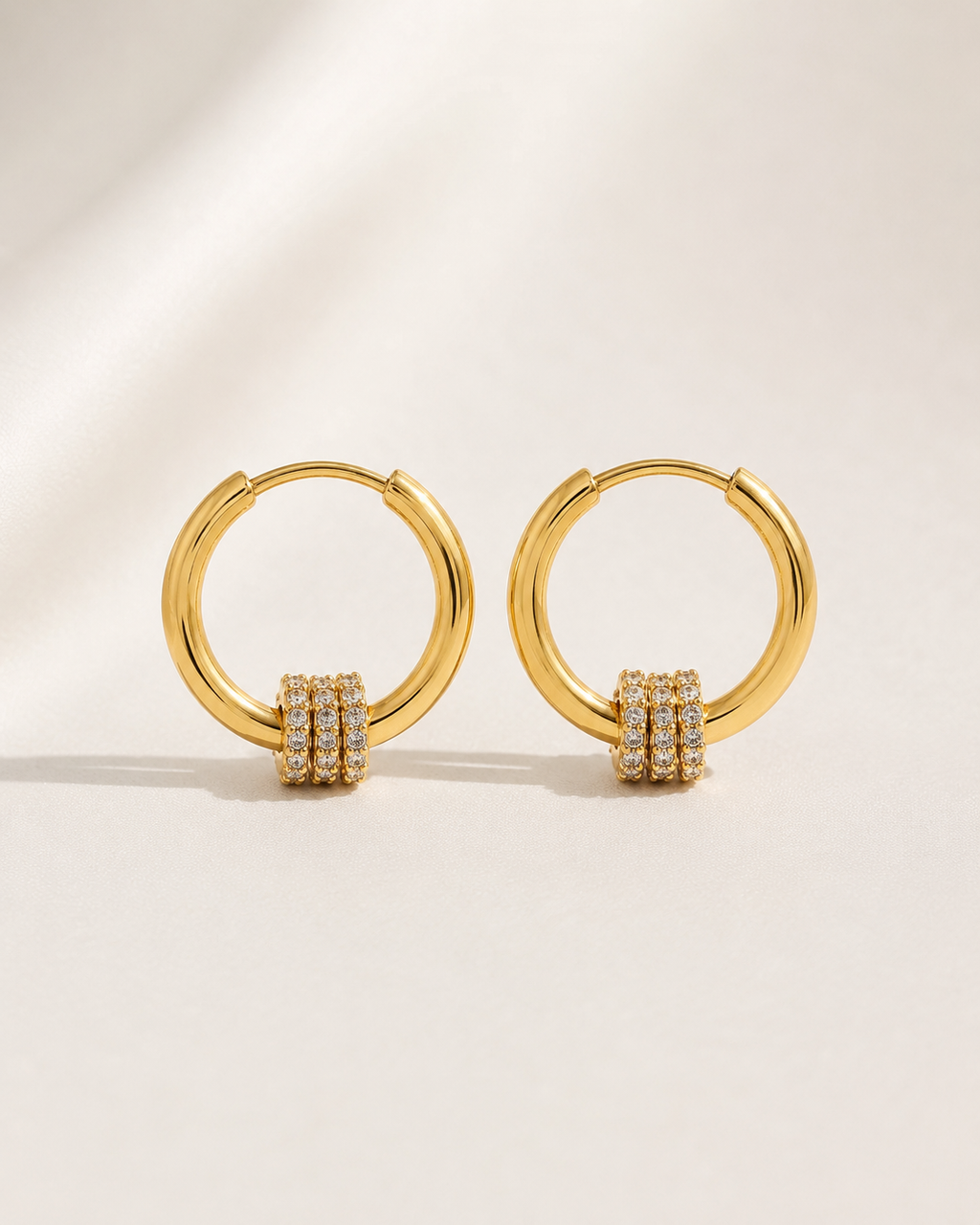 Éclat Gold Huggie Earrings