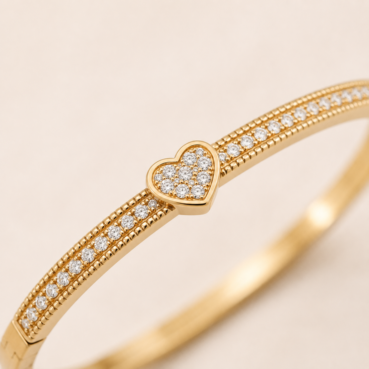 Lumière Heart Bracelet