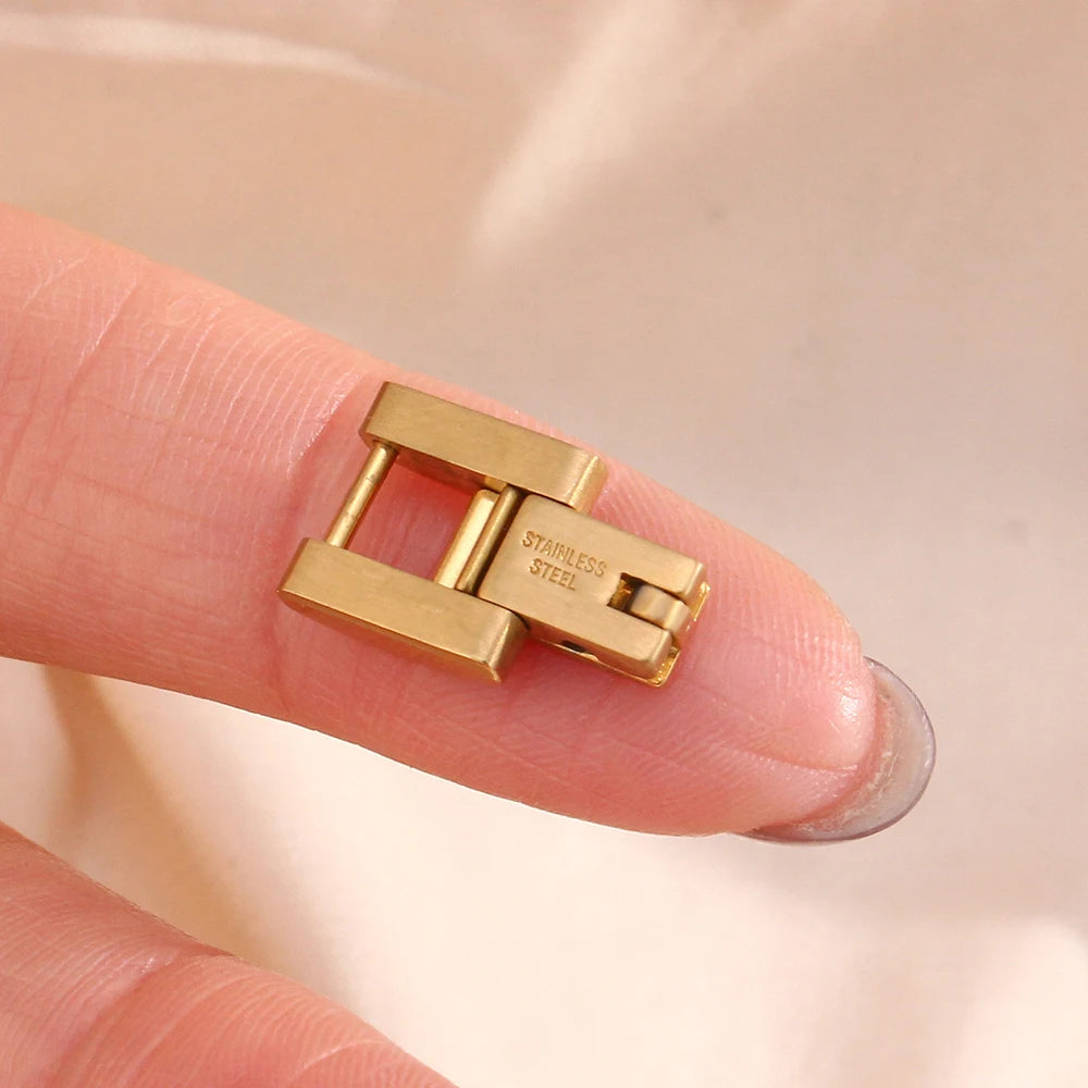 Elegant Gold-Plated Link Bracelet