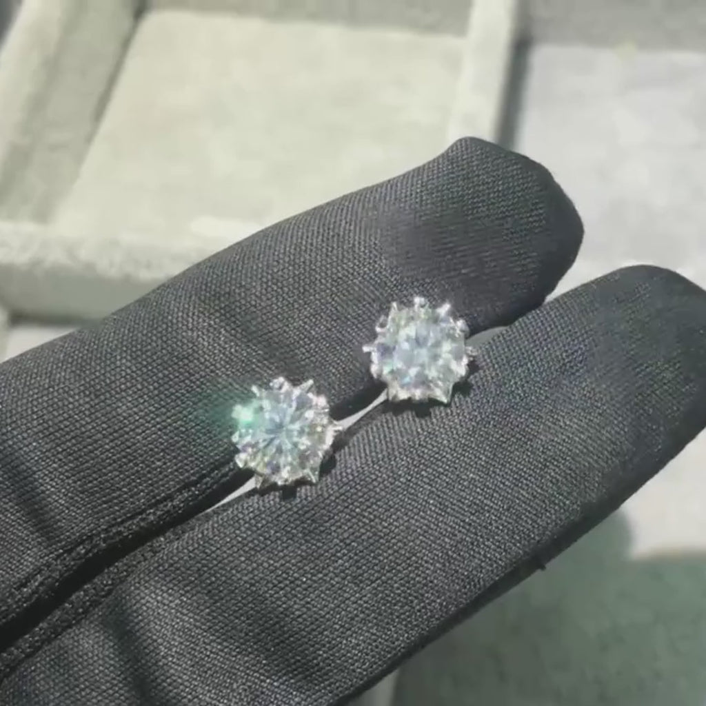 D Color VVS1 Moissanite Stud Earrings in 925 Sterling Silver
